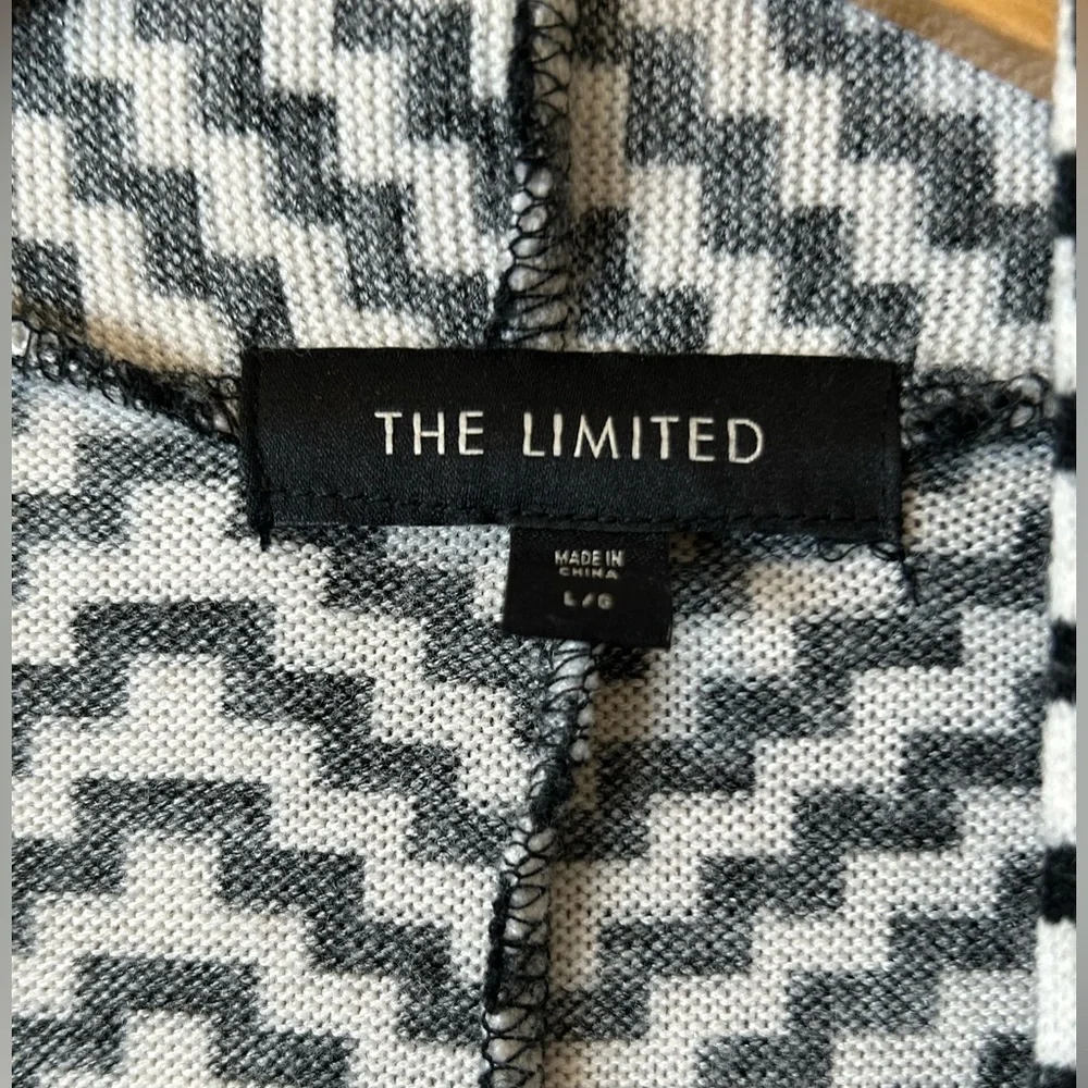 The Limited - Black and White One Button Wrap (Bobeau) Cardigan - Large - Picture 10 of 12